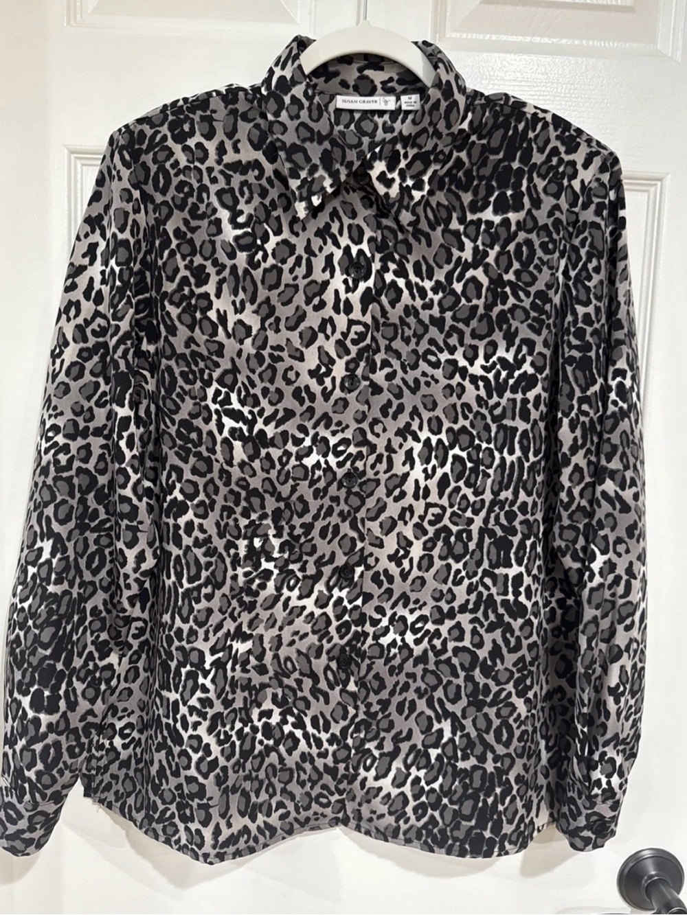 Susan Graver Women's MED Long Sleeve Button Up Blouse Gray Multi Animal Print
